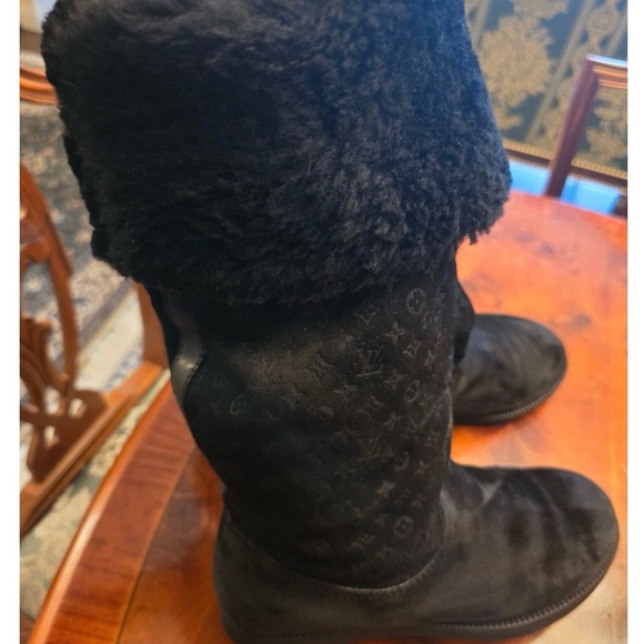 Louis Vuitton Black Knee-High Boots - Picture 4 of 15